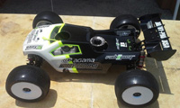 Agama: spalinowy truggy A8T Evo 