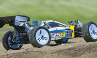Duratrax: spalinowy buggy RTR 835B