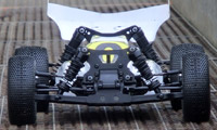 X-RAY: szpiegowskie zdj�cia modelu buggy 4WD 1:10